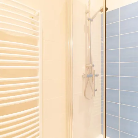 Jolie Maison Renovee Dans Le Centre-ville Avec Garage Privatif 4 Personnes Ferienhaus