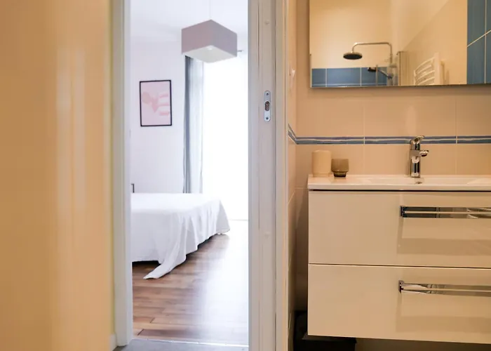 Dom wakacyjny Jolie Maison Renovee Dans Le Centre-ville Avec Garage Privatif 4 Personnes *