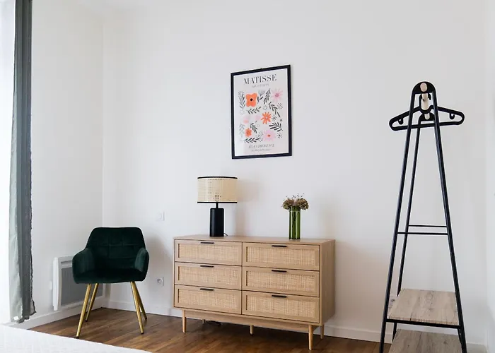 Jolie Maison Renovee Dans Le Centre-ville Avec Garage Privatif 4 Personnes Les Sables-dʼOlonne