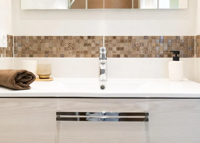 Dom wakacyjny Jolie Maison Renovee Dans Le Centre-ville Avec Garage Privatif 4 Personnes Les Sables-dʼOlonne