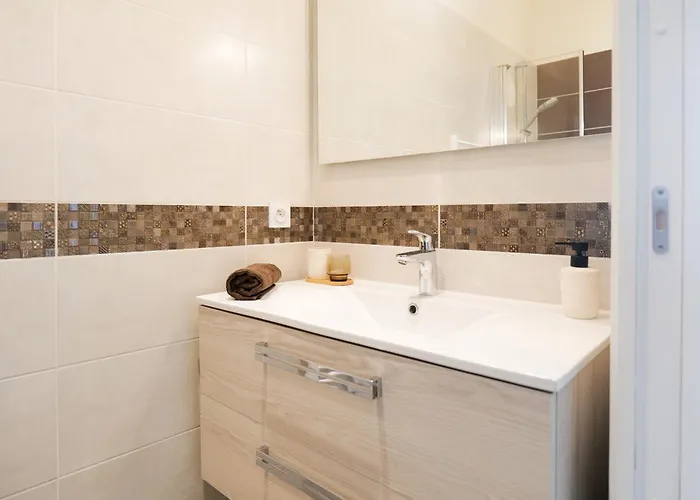 Jolie Maison Renovee Dans Le Centre-ville Avec Garage Privatif 4 Personnes