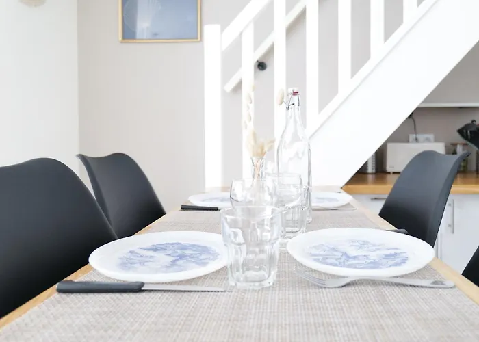 Jolie Maison Renovee Dans Le Centre-ville Avec Garage Privatif 4 Personnes Dom wakacyjny *