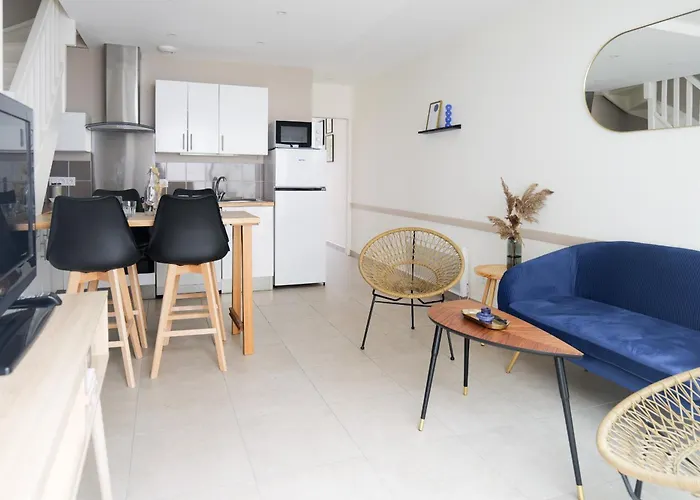 Dom wakacyjny Jolie Maison Renovee Dans Le Centre-ville Avec Garage Privatif 4 Personnes *